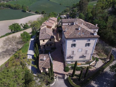 /international/it/serrungarina-marche-310100709878/