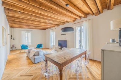 /international/it/desenzano-del-garda-desenzano-del-garda-lombardy-310102888285/