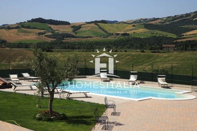 /international/it/piancastagnaio-tuscany-310097821830/
