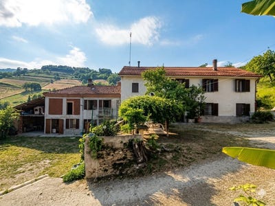 /international/it/calosso-piedmont-310108189281/