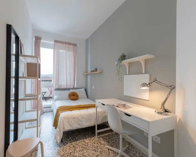/international/it/piazza-carducci-turin-piedmont-310108372764/