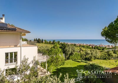 /international/it/potenza-picena-marche-310107979189/