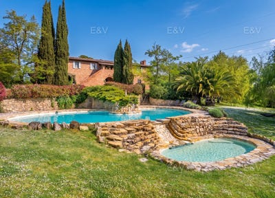 /international/it/castiglione-del-lago-umbria-310108265549/