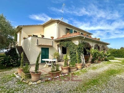 /international/it/via-dei-parmigiani-cecina-lombardy-310108187599/