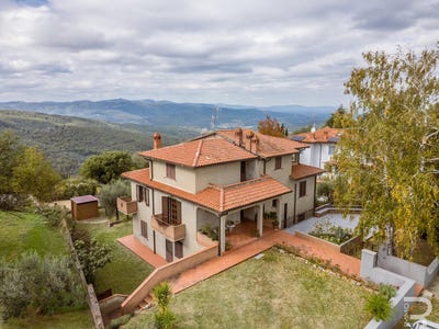 /international/it/bucine-bucine-tuscany-310103037277/