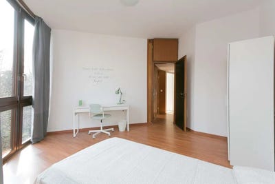 /international/it/via-gavirate-milan-lombardy-310100790487/?lang=de