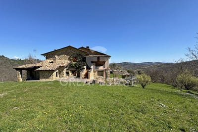 /international/it/monte-santa-maria-tiberina-umbria-120088741581/