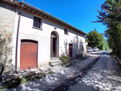/international/it/gualdo-cattaneo-umbria-310107650928/