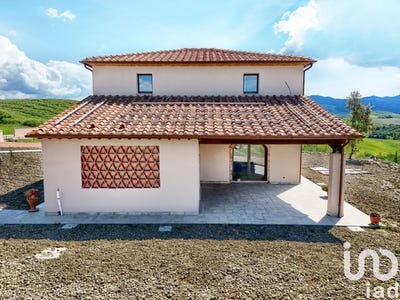 /international/it/lajatico-tuscany-310101575427/