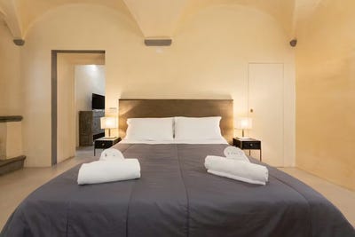 /international/it/via-dei-benci-florence-tuscany-310093860990/