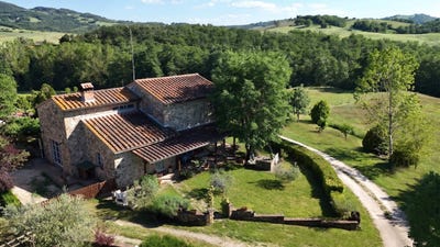/international/it/casole-d-elsa-tuscany-310108760754/