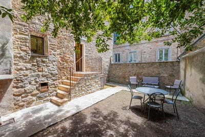 /international/it/cortona-tuscany-310108407226/
