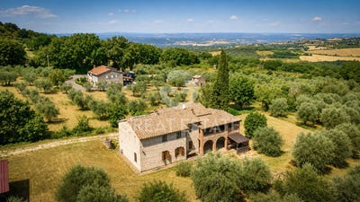 /international/it/giove-umbria-310119636515/