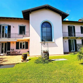 /international/it/sesto-calende-lombardy-310109097742/