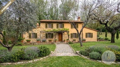 /international/it/montepulciano-tuscany-310110359556/