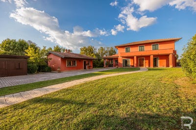 /international/it/castelfiorentino-castelfiorentino-tuscany-310102671845/