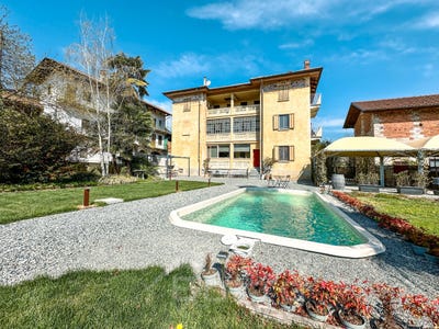 /international/it/lozzolo-piedmont-310103463070/