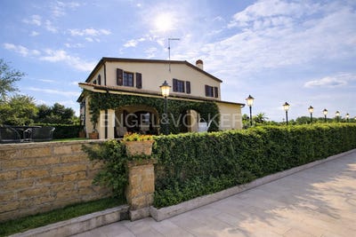 /international/it/sorano-tuscany-310099570879/
