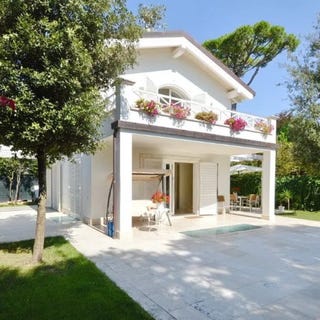/international/it/forte-dei-marmi-tuscany-310119973776/