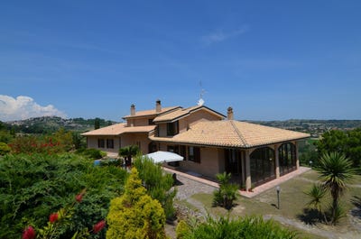 /international/it/via-dei-ginepri-2-acquaviva-picena-marche-310103019115/
