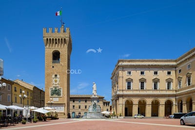 /international/it/recanati-marche-310110288494/