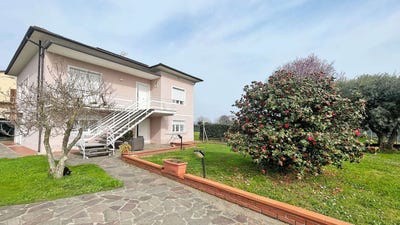 /international/it/lucca-tuscany-310108407542/