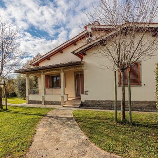 /international/it/serrapetrona-marche-310108838640/