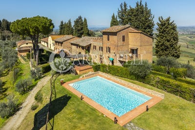 /international/it/san-gimignano-tuscany-310108129328/