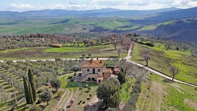 /international/it/castiglione-d-orcia-tuscany-310107566225/