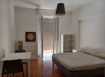 /international/it/via-alfredo-oriani-milan-lombardy-310093846333/
