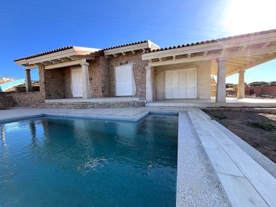 /international/it/isola-rossa-sardinia-310101442314/?lang=pt