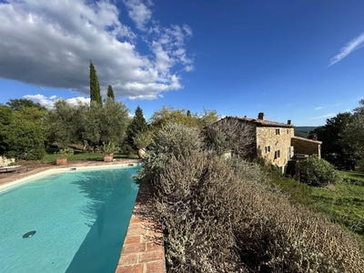 /international/it/umbertide-umbria-310102674933/