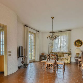 /international/it/porto-valtravaglia-lombardy-310107980611/
