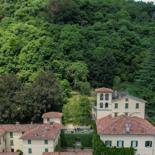 /international/it/castello-cabiaglio-lombardy-310109912362/