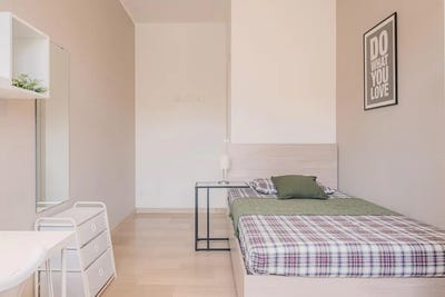 /international/it/via-leopoldo-pollak-milan-lombardy-310101228673/