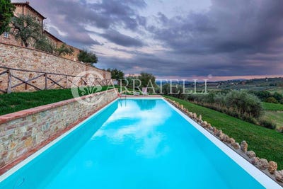 /international/it/san-gimignano-tuscany-310101036360/