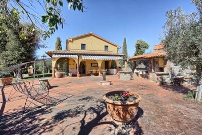 /international/it/livorno-tuscany-310108321519/
