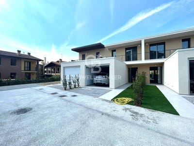 /international/it/via-costantino-il-grande-5-desenzano-del-garda-lombardy-310107422763/