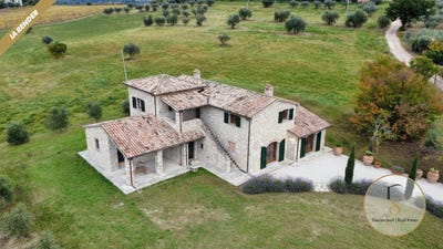 /international/it/todi-umbria-310119636739/