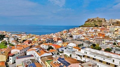 /international/it/via-dei-mille-castelsardo-sardinia-310107299306/