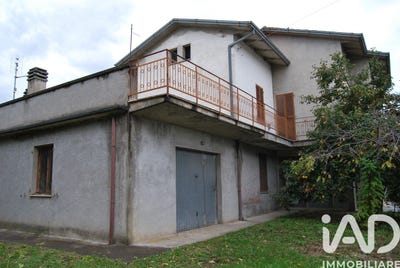 /international/it/montecalvo-in-foglia-marche-310109097405/