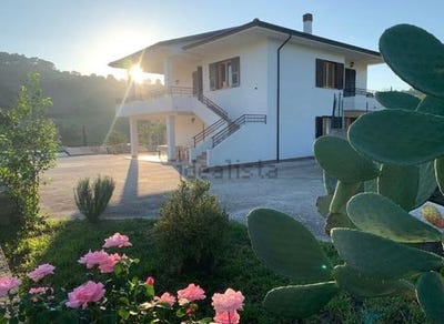 /international/it/castellabate-campania-310105145090/