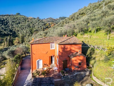 /international/it/via-del-giardino-massarosa-tuscany-310096868140/