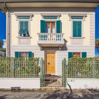 /international/it/lido-di-camaiore-tuscany-310107186424/