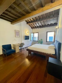/international/it/via-del-santo-padova-veneto-310098638760/