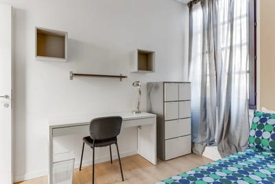 /international/it/via-privata-minturno-milan-lombardy-310098559092/