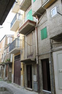 /international/it/via-francesco-crispi-cianciana-sicily-310107320254/