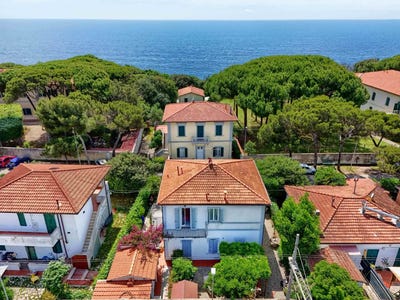 /international/it/livorno-tuscany-310108407121/