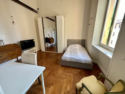 /international/it/via-francesco-domenico-guerrazzi-florence-tuscany-310106856448/