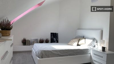/international/it/milan-lombardy-310108597599/